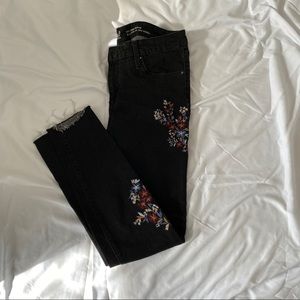 Floral print jeans!
